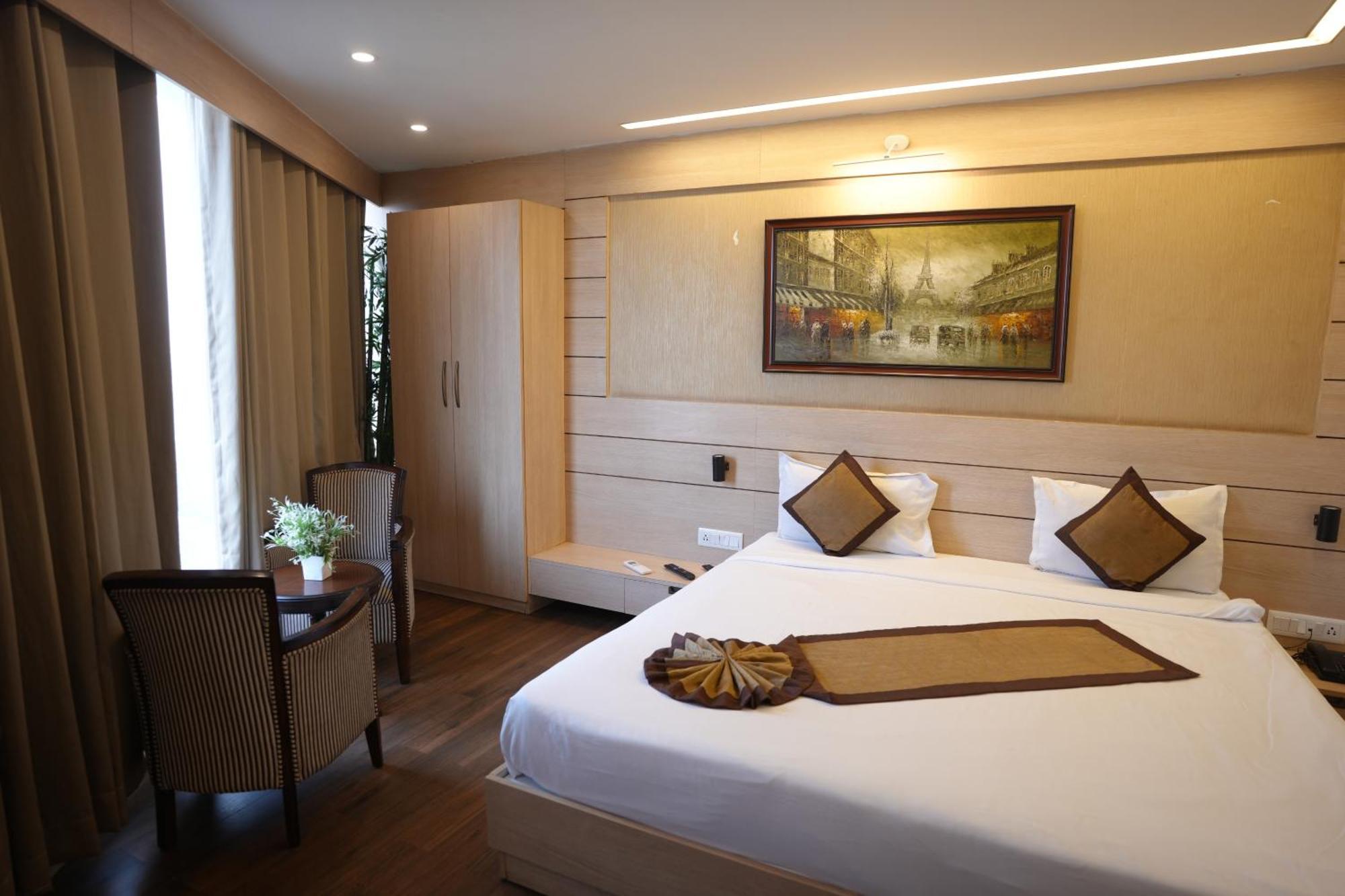 Hotel Silkhouse Premier Danapur Exterior photo