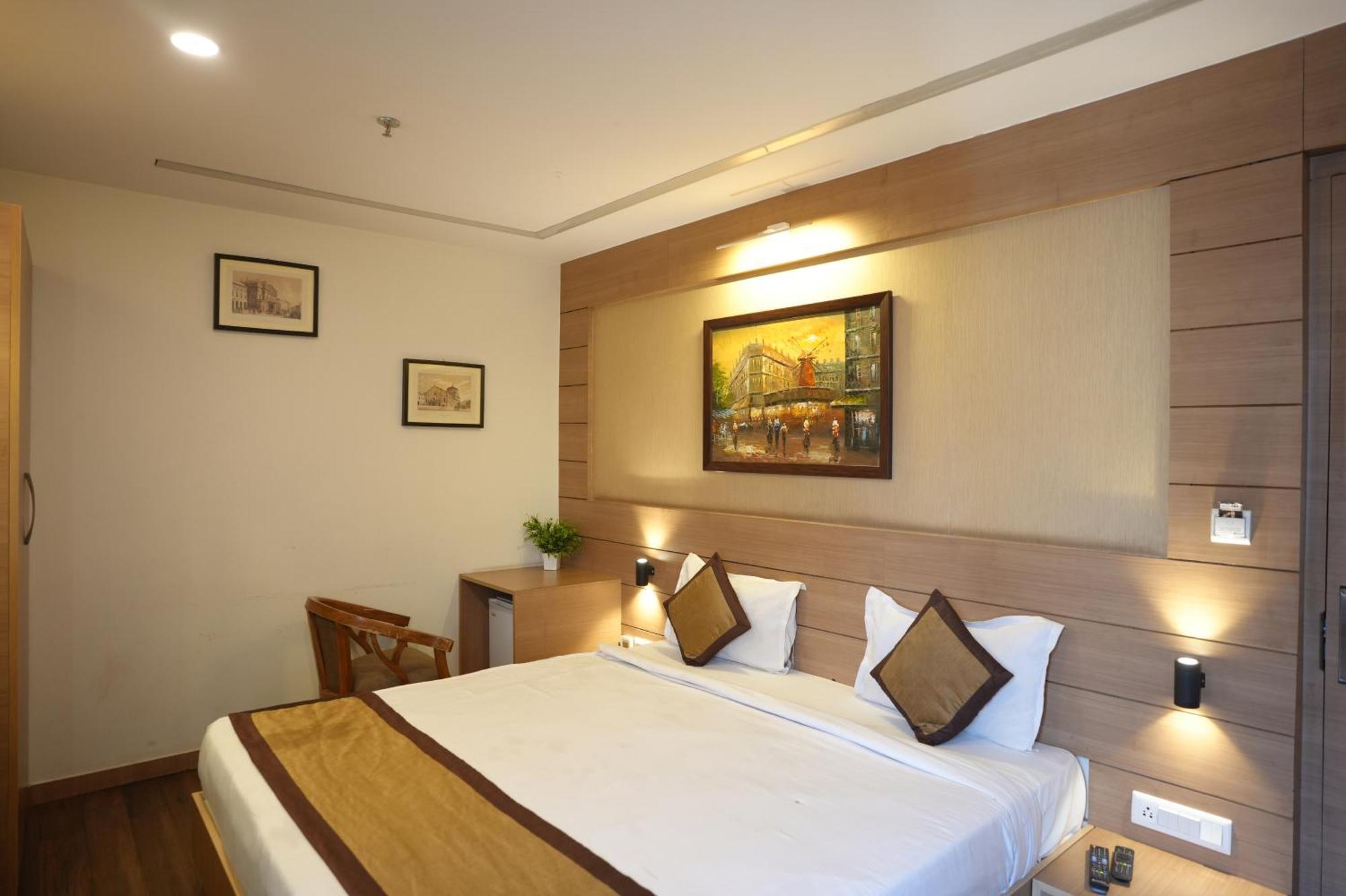 Hotel Silkhouse Premier Danapur Exterior photo