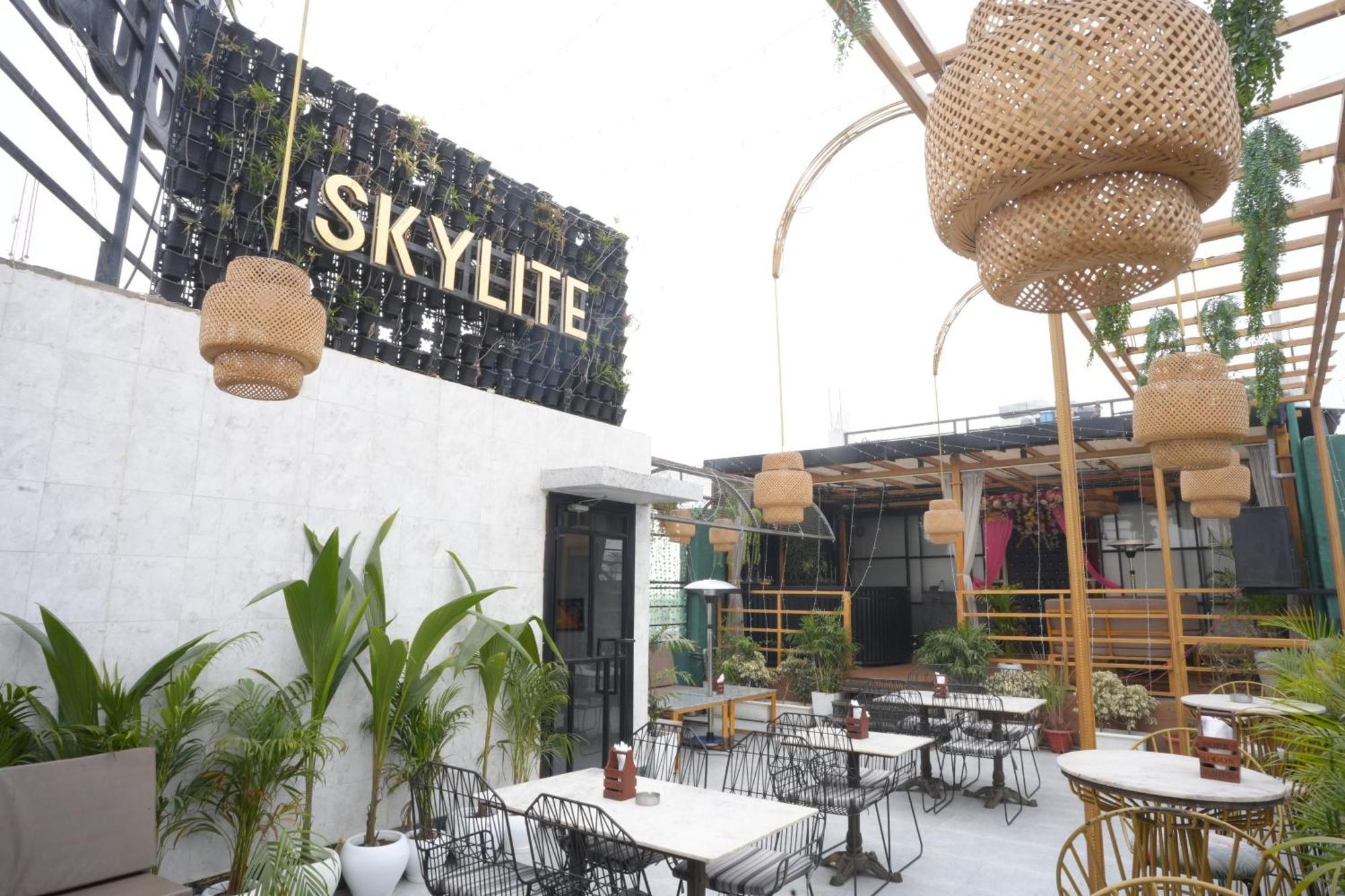 Hotel Silkhouse Premier Danapur Exterior photo